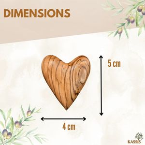 Pierre de méditation personnalisée en bois d'olivier en forme de cœur avec gravure, fabriquée à la main à Bethléem, taille 5 cm - Product Image 3