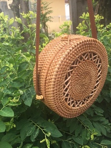 Elegante bolso cruzado de ratán tejido a mano, perfecto para el uso diario y accesorio de moda ecológico - Product Image 6