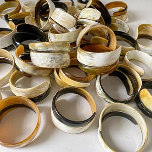 Bracelets en corne de buffle naturelle, fabrication artisanale de bijoux en corne de buffle - Product Image 6