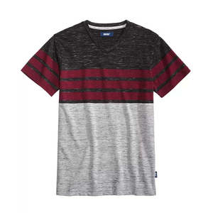 T-shirt nera scollo a V taglie forti Univibe per ragazzi, in tessuto a maglia con motivo a righe color block Valle - Product Image 1