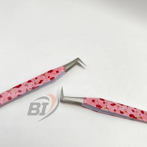 Pinzas para Pestañas de Acero Inoxidable con Punta Puntiaguda, Logotipo Grabado Personalizado, Pinzas para Extensión de Pestañas con Diseño de Cereza a 90 Grados - Product Image 1