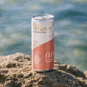 8 Rosas - Vino Rosso Senza Alcol |   100% Tempranillo 0.0% ABV 250ml RTD |   Vino Spagnolo Senza Alcol - Product Image 2