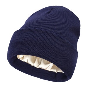 Bonnet tricoté unisexe Mono Riders avec logo personnalisé, nœuds rayés, doublure en satin, chaud pour l'hiver, avec revers, idéal pour le ski et les sports - Product Image 1