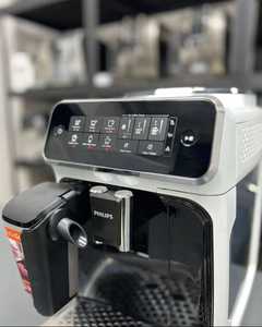 Machine à café automatique Latte Go Espresso Série 5500/5400/5300 DeLonghii Eletta ECAM45760B (EP5544/50) - Product Image 1