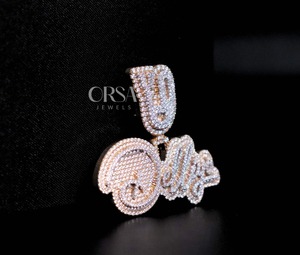 Petit pendentif Deliyo en diamant élégant le plus demandé pour les cadeaux d'anniversaire ou d'anniversaire disponible au prix d'exportation - Product Image 1