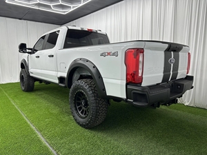 สินค้าคุณภาพพรีเมียม ดูแลรักษาอย่างพิถีพิถัน รถฟอร์ด F-250 Super Duty XL Crew Cab Power Stroke 4×4 ปี 2024 - Product Image 3