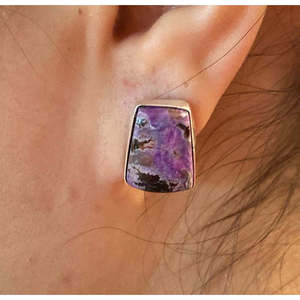 Pendientes Étnicos Navajo con Charoita, Granate y Diamante, Oro de 14K, Diseño Geométrico, Engaste de Bisel, Plata de Ley con Incrustaciones de Oro Rosa - Product Image 2