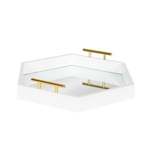 ถาดเสิร์ฟไม้หกเหลี่ยมพร้อมที่จับโลหะ - Product Image 1