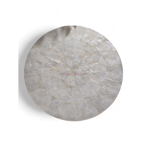 Mantel Individual Redondo de Capiz Natural Moderno, Diseñado para Espacios de Comedor y Decoración de Mesa Minimalista, de Vietnam - Product Image 1