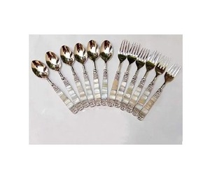 Ensemble de couverts en acier inoxydable au design fantaisie et ensembles de couverts à poignées en nacre - Product Image 6