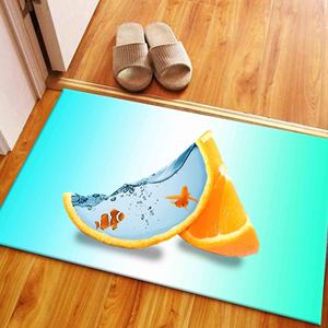 Tapis imprimé poisson orange - Cadeau pour demoiselle d'honneur, décoration intérieure, motif vibrant, tapis à poils doux - Product Image 1