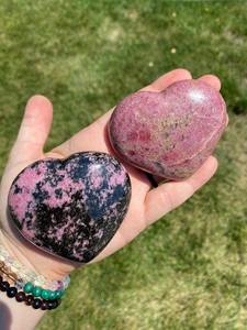 Gros Naturel Rhodonite Quartz Puffy Coeur Sculptures De Pierres Précieuses Beaux Cristaux D'agate pour Feng Shui Home Decor Guérison - Product Image 3