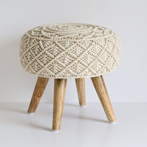 Taburete hecho a mano de diseño bohemio de macramé tejido a mano con cuerda de algodón 100% y taburete hinchado de madera de 4 Patas - Product Image 1