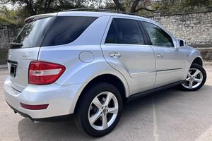 Mercedes-Benz ML350 BlueTEC 4MATIC d'occasion 2011 - Product Image 4