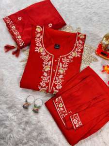 Festival Wear New Elegant Banana Silk con bordado Kurti Pant y Dupatta Fabricante de India a la tarifa más baja - Product Image 2