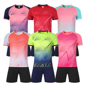 La firma lleva la camiseta de fútbol juvenil personalizada para hombres con logotipo y números uniformes de fútbol sublimados con calcetines de estilo de impresión - Product Image 5