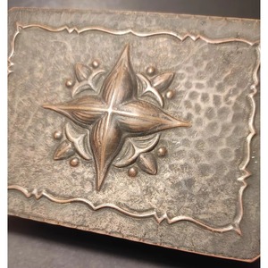 Boîte à bijoux en métal de base simple Organisateur décoratif élégant Idéal pour les bagues Boucles d'oreilles Colliers Bracelets et usage quotidien - Product Image 5