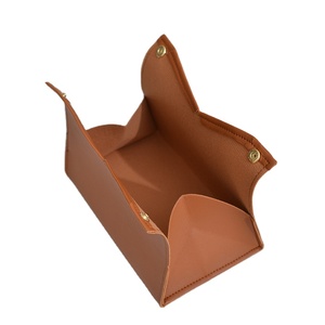 Boîte à mouchoirs en cuir PU en gros |   Distributeur de mouchoirs de bureau durable avec plusieurs options de couleurs et logo personnalisé - Product Image 3