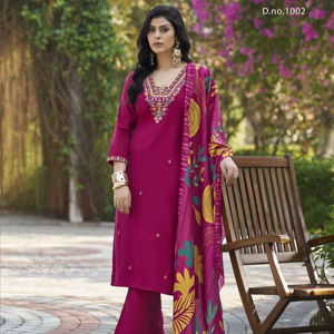 Costume romain en viscose prêt à porter, catalogue complet disponible à prix de gros, collection premium à prix de gros. - Product Image 1