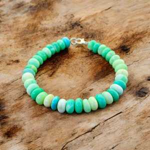 สร้อยข้อมือลูกปัดโอปอลสีเขียว7-8มม. สำหรับผู้หญิง Boho แฟชั่นมินิมอลแฟชั่นแรงบันดาลใจสไตล์อินเทรนด์สำหรับ2025พร้อมตะขอก้ามปูของขวัญที่สมบูรณ์แบบ - Product Image 3