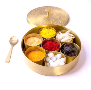 ถังทองเหลืองโบราณออกแบบด้วยมือด้วยการขัดเงาสีทองและมือจับสไตล์ทางศาสนา - Product Image 5