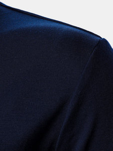 เสื้อโปโลมีซิปสำหรับผู้ชายเสื้อถักแบบสวมหัวแขนสั้นแบบกำหนดเอง - Product Image 4