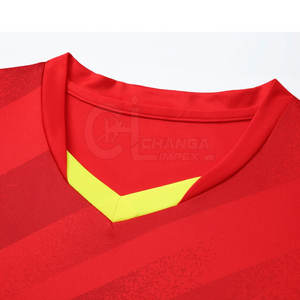 Maillot de football personnalisé en sublimation à faible MOQ, 100 % polyester respirant et léger, coupe courte, vente en gros - Product Image 3