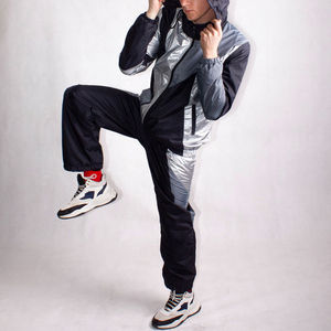 Veste coupe-vent unisexe 2026 de qualité OEM, fermeture éclair, 3 panneaux, unie, hiver, imperméable, respirante et légère, fabriquée au Pakistan - Product Image 2