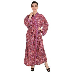 Kimono de Satén Estilo Boho Chic para Mujer, Rojo y Blanco con Diseño Floral Paisley, Regalo de Aniversario Lujoso 'Regal House', Bata de Playa - Product Image 2