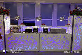 Comptoir de restauration en bois de qualité supérieure Présentoir de buffet personnalisable, durable et élégant pour hôtels - Product Image 4