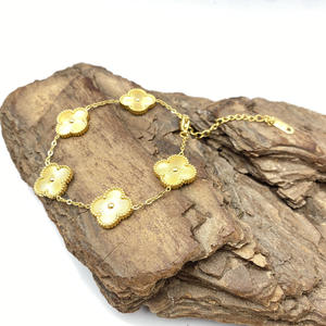 博士 珠宝首饰 18K 镀金时尚女式珠宝微镶方晶锆石四叶草花朵链式手链 - Product Image 4