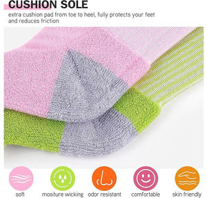 Chaussettes d'hiver pour hommes avec séchage rapide et caractéristiques écologiques, motif de dessin animé, texture douce pour un ajustement confortable - Product Image 4