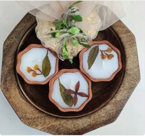 Mini cuenco de madera de acacia de forma hexagonal recién llegado, platos de madera natural a la venta, cuencos de madera de India - Product Image 5