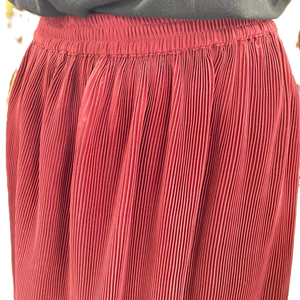 Jupe en mousseline de soie plissée décontractée pour femmes Imprimés floraux uniques sur coton Polyester Couleurs unies Fabriqué par l'exportateur - Product Image 1