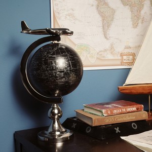 เครื่องบินบนโลกจำลองพร้อมฐานทองเหลือง ของตกแต่งแนวการบิน ขนาด 21.6 ล. x 25.4 ก. x 45.7 ส. - Product Image 6