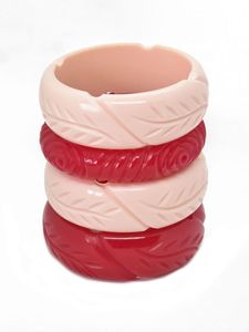 Brazaletes de resina hechos a mano con flores reales, partículas coloridas y tacto brillante para usar en todas las ocasiones - Product Image 2