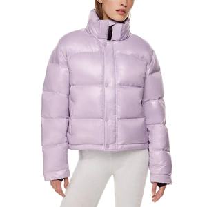 Chaqueta Acolchada con Capucha para Mujer, Diseño Nuevo, Personalizada, Abrigada para Invierno, Transpirable, Rellena de Algodón - Product Image 2