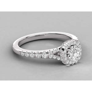 Bague solitaire en or 18 carats avec diamant rond brillant pour femme - Product Image 1