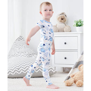 ชุดนอนเด็กผู้ชายลายพิมพ์ดิจิทัลผ้าไผ่แขนสั้น - Product Image 1