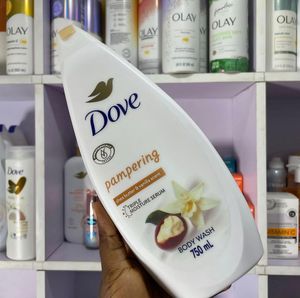 Gel de Ducha Humectante, Enriquecido con Fórmula Dove Pro Age. - Product Image 6