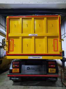 36 CUM TIP TRAILER Suspension 18 tonnes tripple mécanique York Axle 15t ABS 2 Nos Axle 13t Non ABS 1 No Tyre MRF - Product Image 3