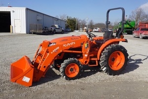 Compre un Tractor Kubota L3902HST Mini Original de 50HP Disponible para la Venta, Maquinaria Agrícola, Tractores a Precios Económicos en Francia - Product Image 5