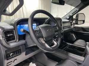 Tout nouveau Super Duty F-350 SRW Platinum Powerstroke 2025 à conduite à gauche - Product Image 4