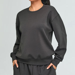 Venta al por mayor de Sudaderas con cuello redondo y logotipo personalizado para mujer, ropa de invierno con diseño bordado de rizo francés y ropa teñida - Product Image 5