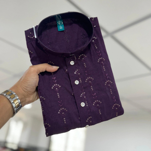 Nueva tela clásica Premium Heavy Royal con Secuencia de bordado Work Kurta Pyjama Colección para hombres - Product Image 2