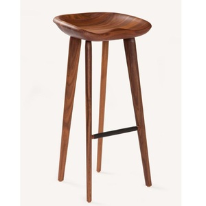 Taburete clásico de madera hecho a mano para interiores simples que ofrece un estilo cómodo tradicional y un valor decorativo duradero - Product Image 1