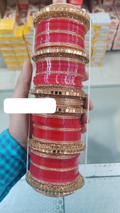 Ensemble de chura de mariée rouge et blanc de qualité supérieure beaux bracelets de mariage avec emballage personnalisé d'Inde - Product Image 6