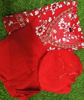 Ensemble élégant pour femme en coton georgette rouge, comprenant un short, un pantalon et un dupatta imprimé, avec boutons décoratifs, anti-plis, Hari Om