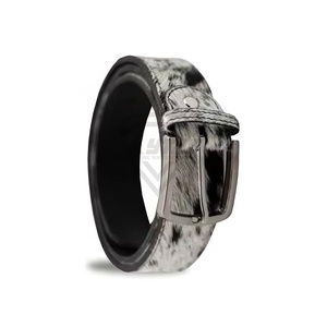 Vente en gros de ceinture en cuir de vachette à design unique, logo personnalisé et design, vente en gros de ceintures en poil de vache OEM - Product Image 2