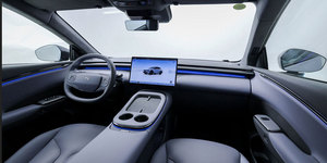 2025 XPENGG G7 80 KWh-batterie 292 hp Electrics SUV assez utilisé et prêt à être expédié Support OEM personnalisable - Product Image 3